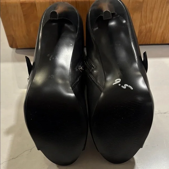 New Without Tag Guess Black Peep-Toe Heeled Boots 91/2 - Picture 5 of 9